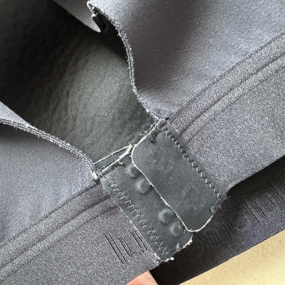 Lululemon Black Sports Bra with Back Clasp - Picture 7 of 8